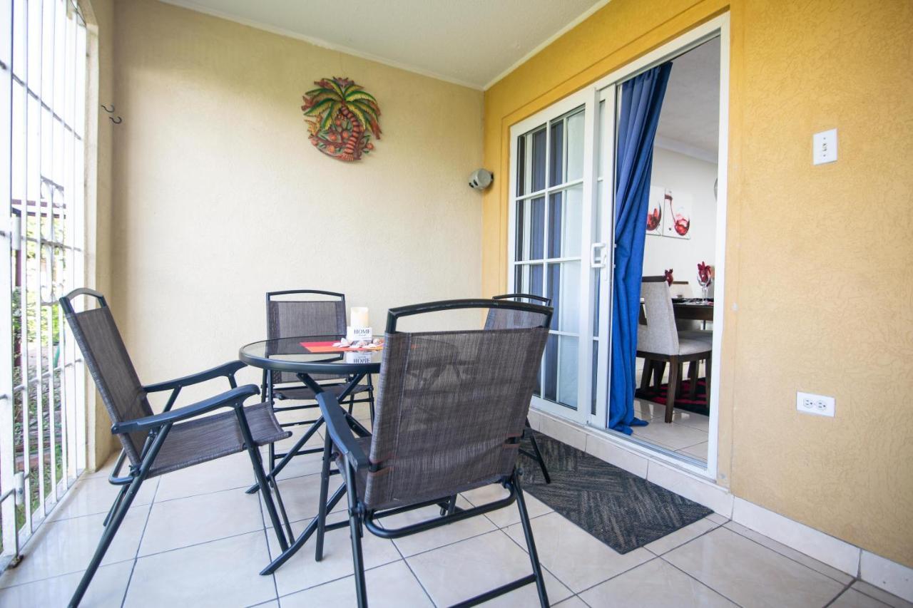 The Oasis I, Portmore Country Club المظهر الخارجي الصورة