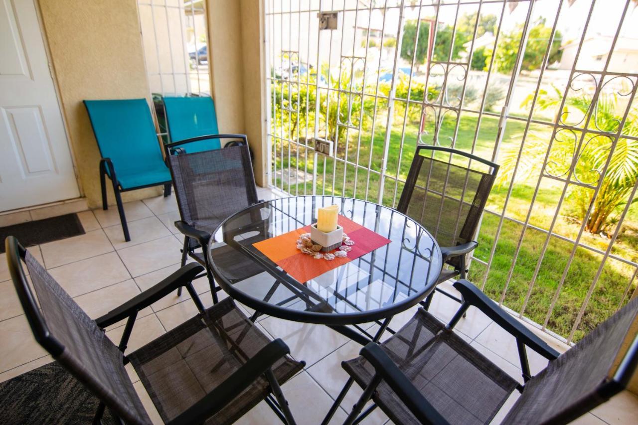 The Oasis I, Portmore Country Club المظهر الخارجي الصورة